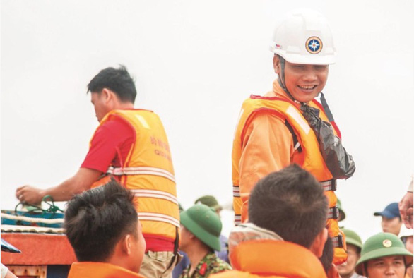 Un sauveteur vietnamien reçoit le Prix de l’OMI pour acte héroïque en mer 2021